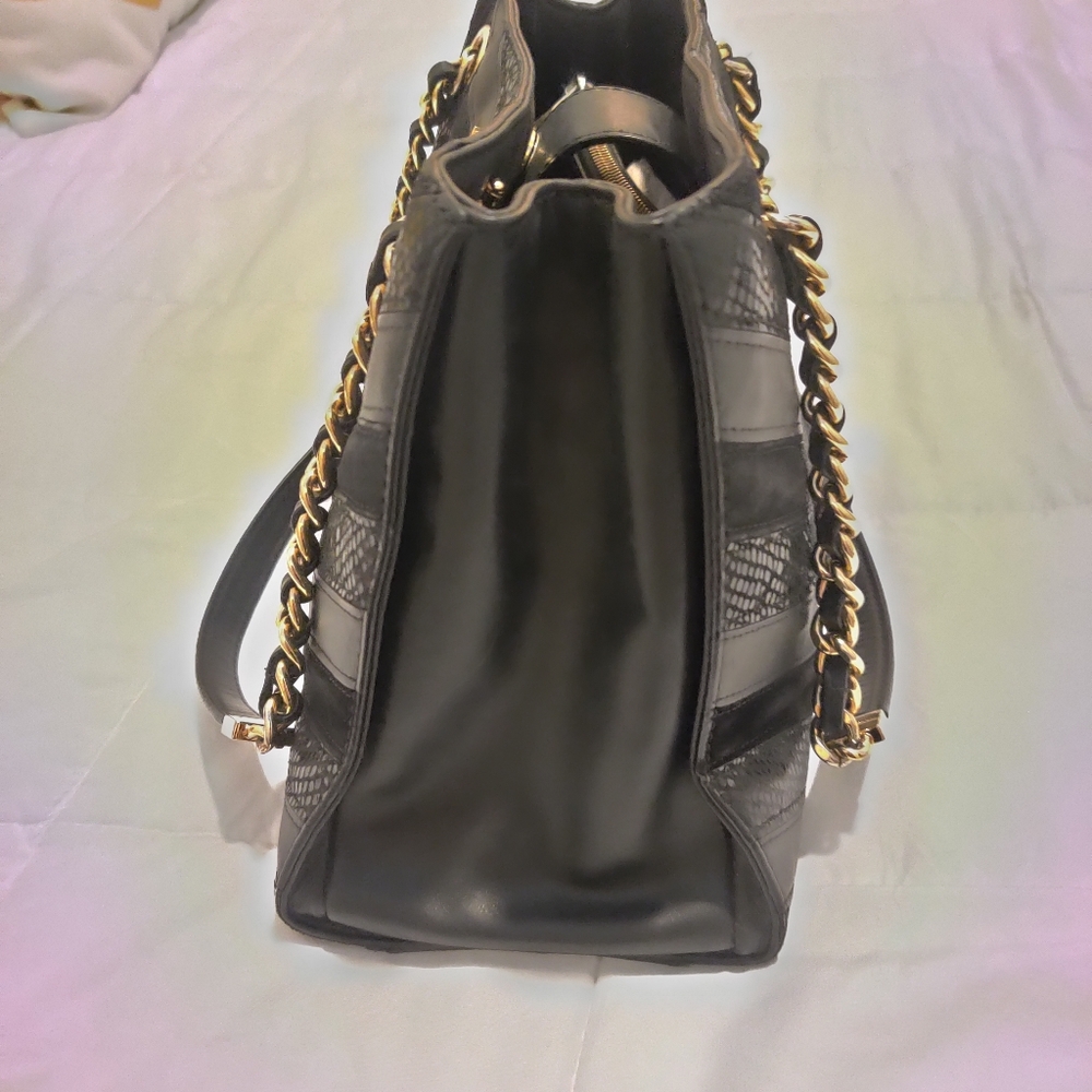 Michael Kors Callback Chevron handbag - Picture 3 of 4